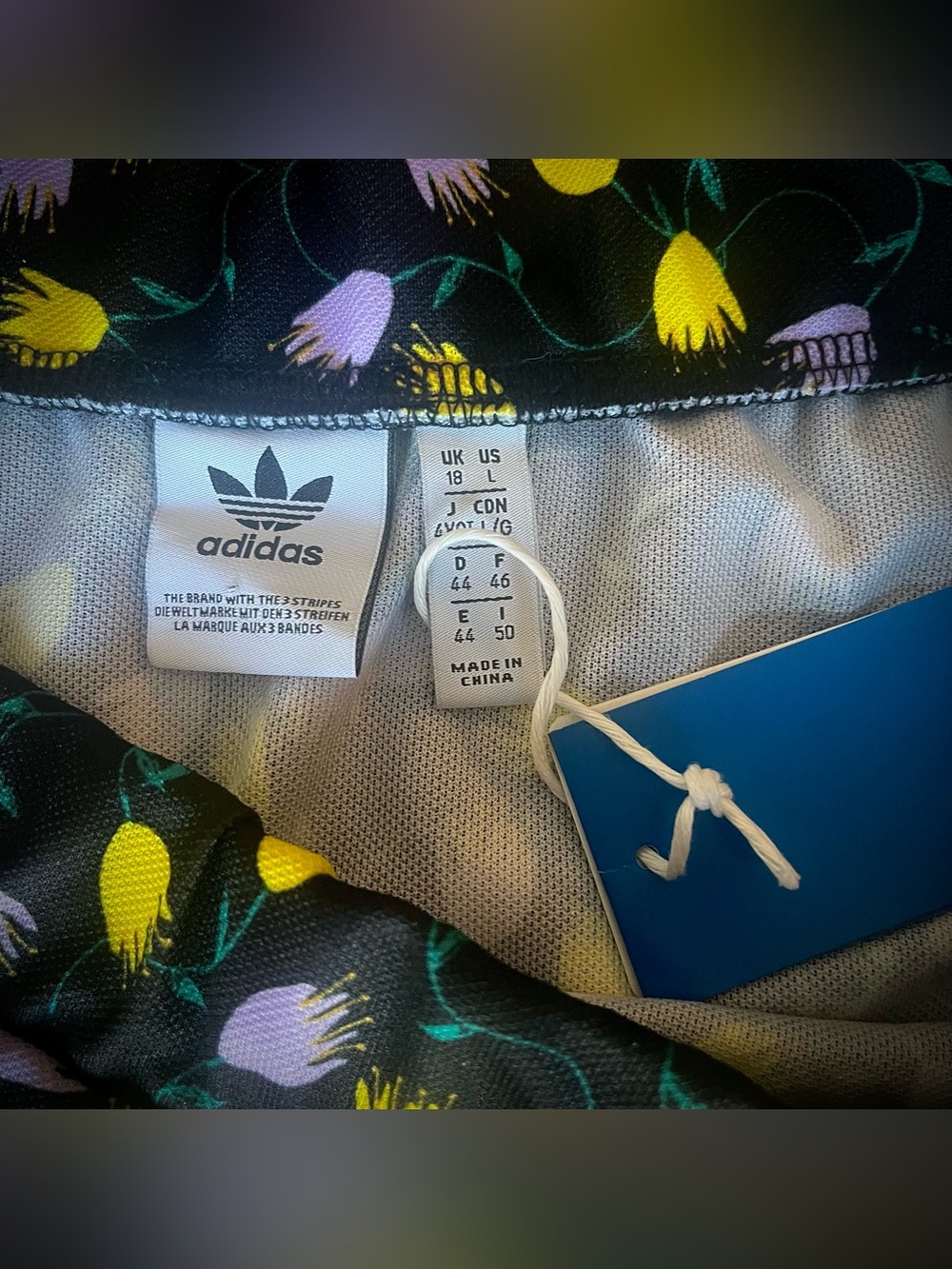Adidas black lavender & yellow floral AOP skirt and cropped t shirt set L - Picture 10 of 12